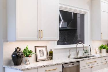 Mouser Frameless Kitchen