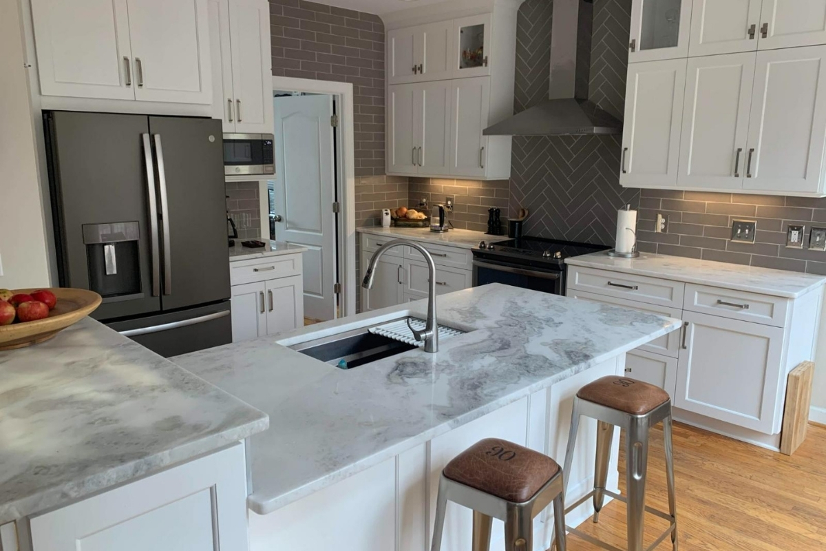 Bright Transitional Kitchen